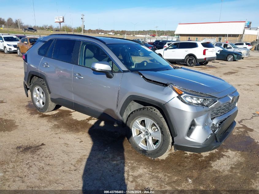 TOYOTA RAV4 XLE