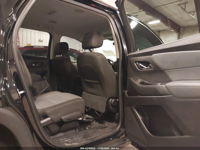 2018 Chevrolet Traverse 1Lt VIN: 1GNEVGKW0JJ267823 Lot: 43795520