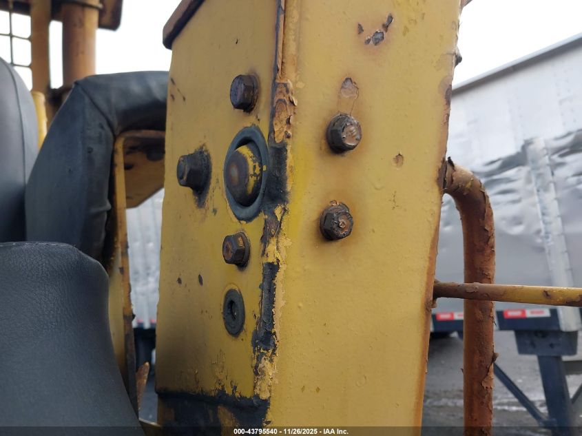 1900 International Td-15 VIN: TD15BP7432 Lot: 43795540