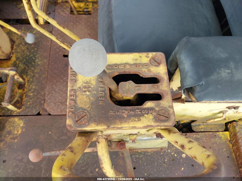 1900 International Td-15 VIN: TD15BP7432 Lot: 43795540