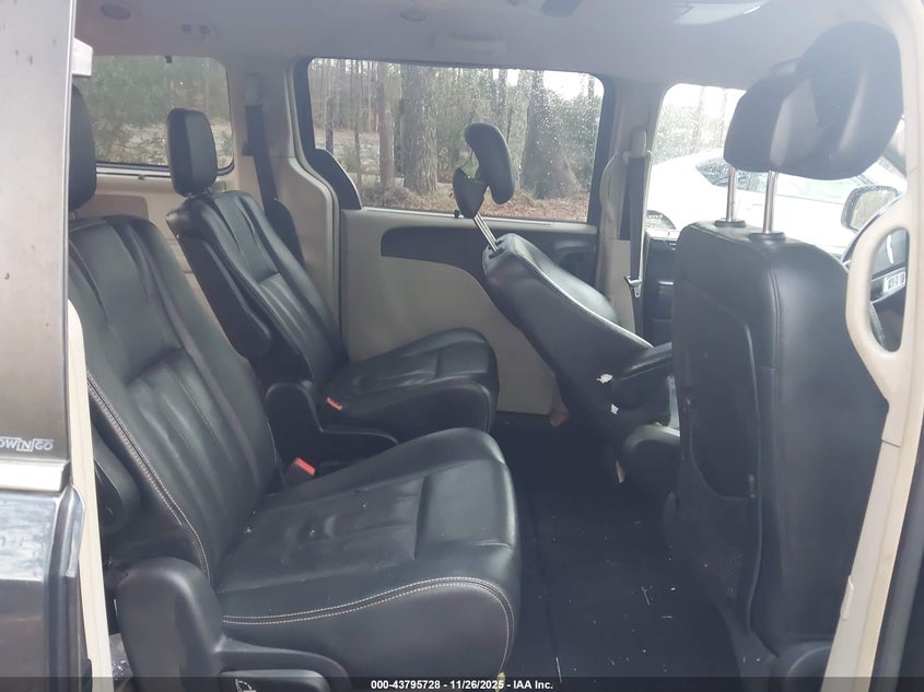 2014 Chrysler Town & Country Touring-L VIN: 2C4RC1CG8ER133065 Lot: 43795728