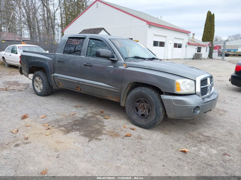 2005 DODGE DAKOTA SLT