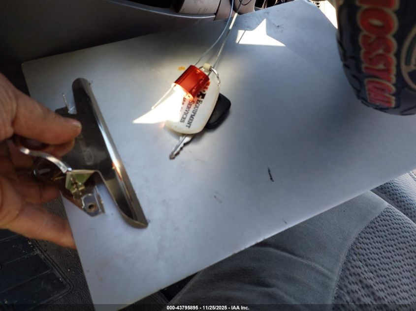 2000 Ford F-150 Lariat/Work Series/Xl/Xlt VIN: 1FTRX17L2YNB18915 Lot: 43795895