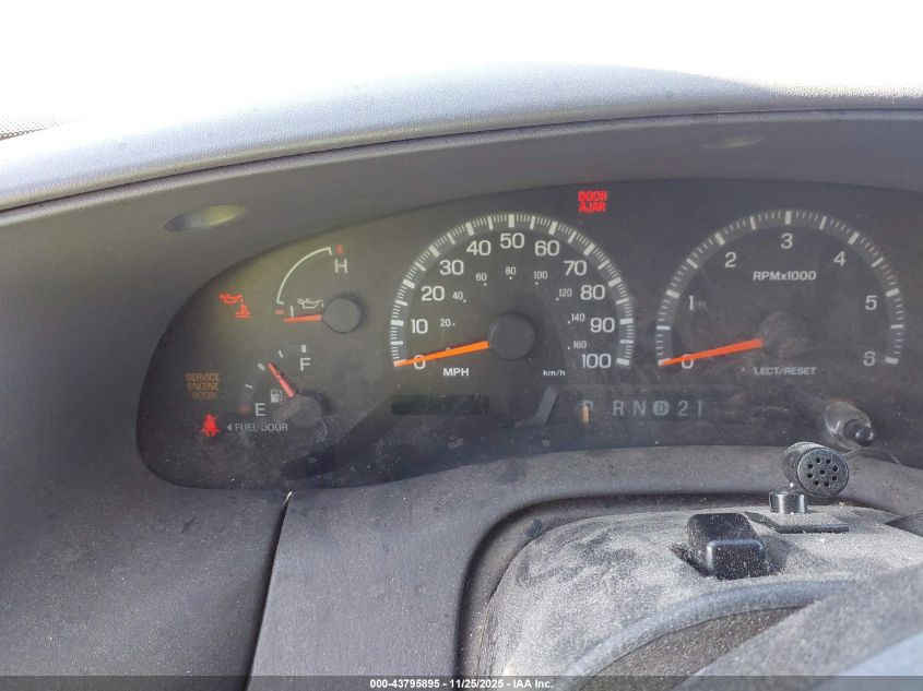 2000 Ford F-150 Lariat/Work Series/Xl/Xlt VIN: 1FTRX17L2YNB18915 Lot: 43795895