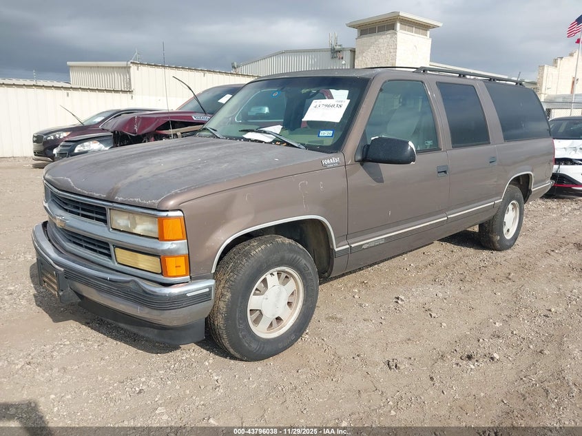 3GNEC16R6WG109972 1998 CHEVROLET EXPRESS photo no. 2