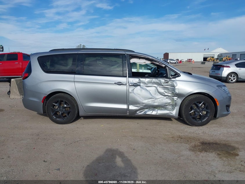 2018 Chrysler Pacifica Touring L Plus VIN: 2C4RC1EG9JR194657 Lot: 43796069