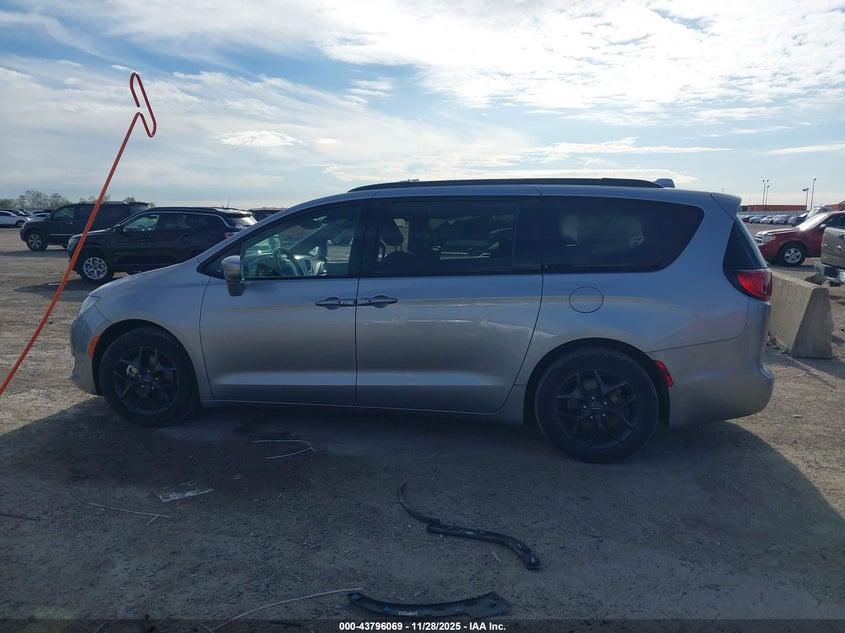 2018 Chrysler Pacifica Touring L Plus VIN: 2C4RC1EG9JR194657 Lot: 43796069