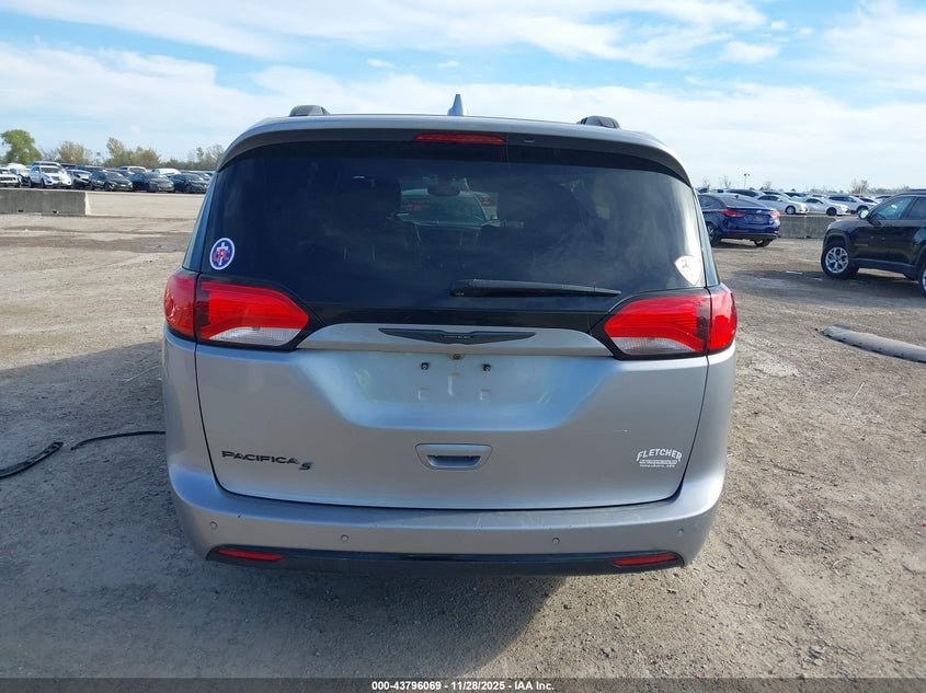 2018 Chrysler Pacifica Touring L Plus VIN: 2C4RC1EG9JR194657 Lot: 43796069