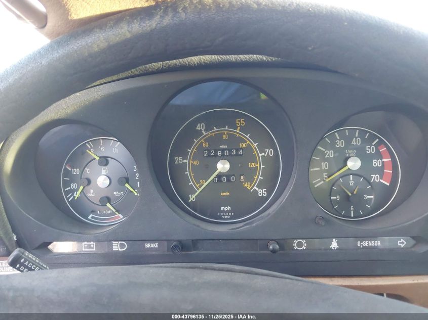 1981 Mercedes-Benz 380 Sl VIN: WDBBA45A9BB002382 Lot: 43796135