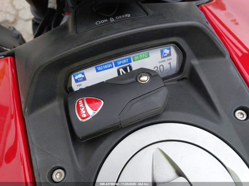 2011 Ducati Diavel VIN: ZDM13BLW3BB003428 Lot: 43796140