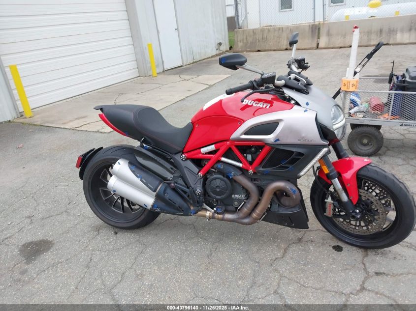 2011 Ducati Diavel VIN: ZDM13BLW3BB003428 Lot: 43796140