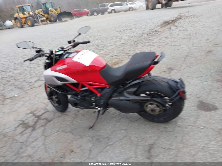 2011 Ducati Diavel VIN: ZDM13BLW3BB003428 Lot: 43796140