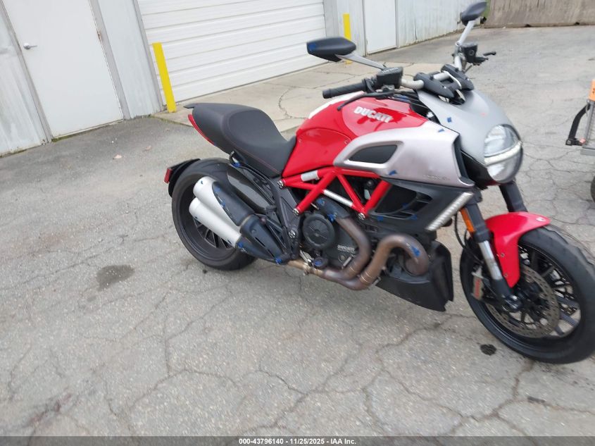 2011 Ducati Diavel VIN: ZDM13BLW3BB003428 Lot: 43796140