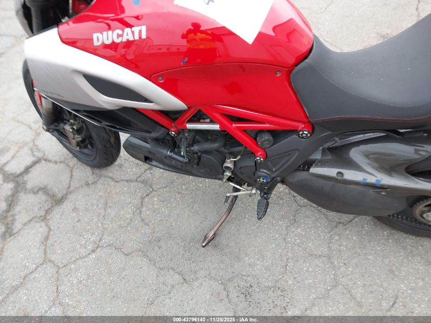 2011 Ducati Diavel VIN: ZDM13BLW3BB003428 Lot: 43796140