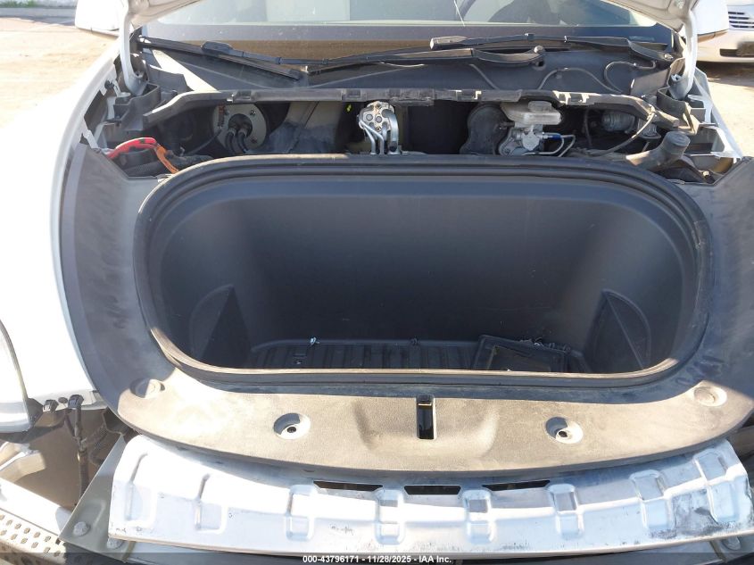 2021 Tesla Model Y Long Range Dual Motor All-Wheel Drive VIN: 5YJYGAEE3MF228235 Lot: 43796171