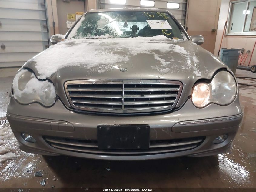 2005 Mercedes-Benz C 240 Luxury 4Matic VIN: WDBRF81J15F700074 Lot: 43796292