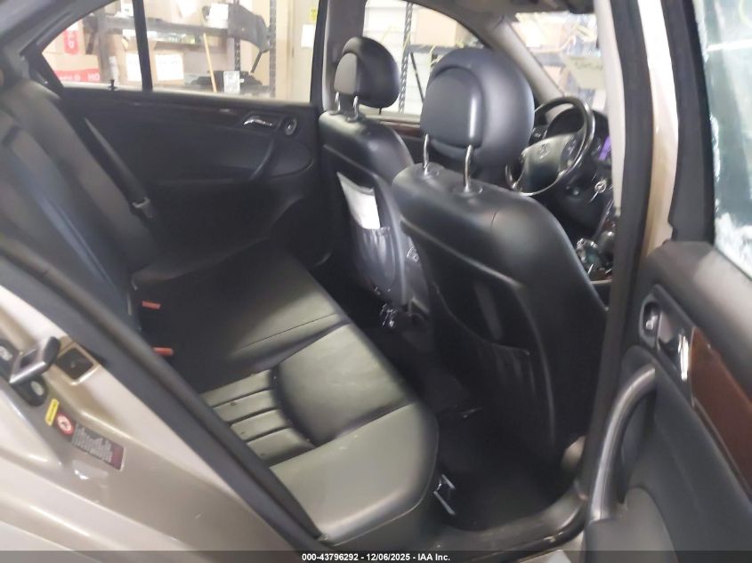 2005 Mercedes-Benz C 240 Luxury 4Matic VIN: WDBRF81J15F700074 Lot: 43796292