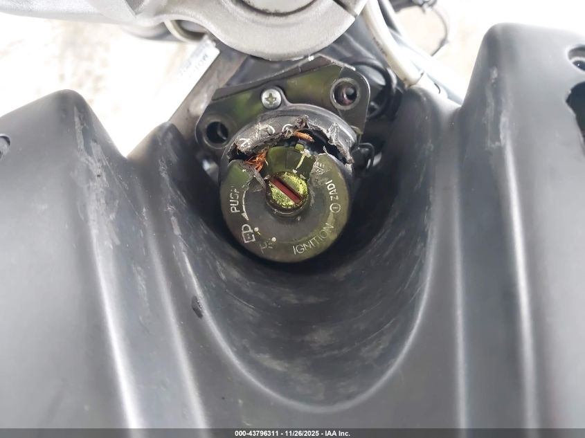 2012 Ducati Monster 696 VIN: ZDM1RADN2CB053219 Lot: 43796311