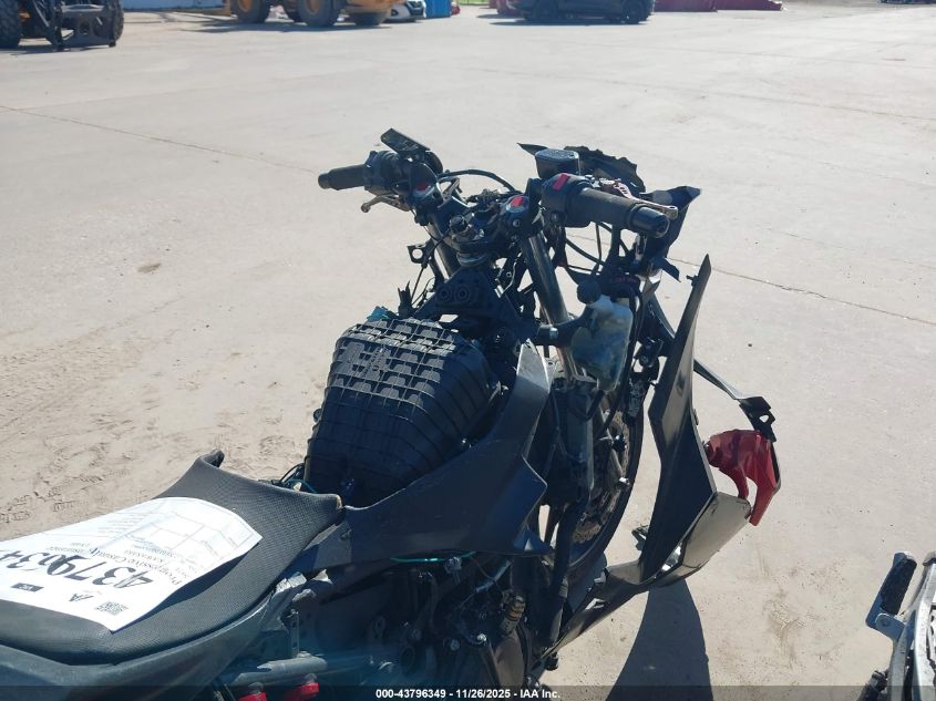 2021 Kawasaki Ex400 VIN: JKAEXKG12MDAA9883 Lot: 43796349