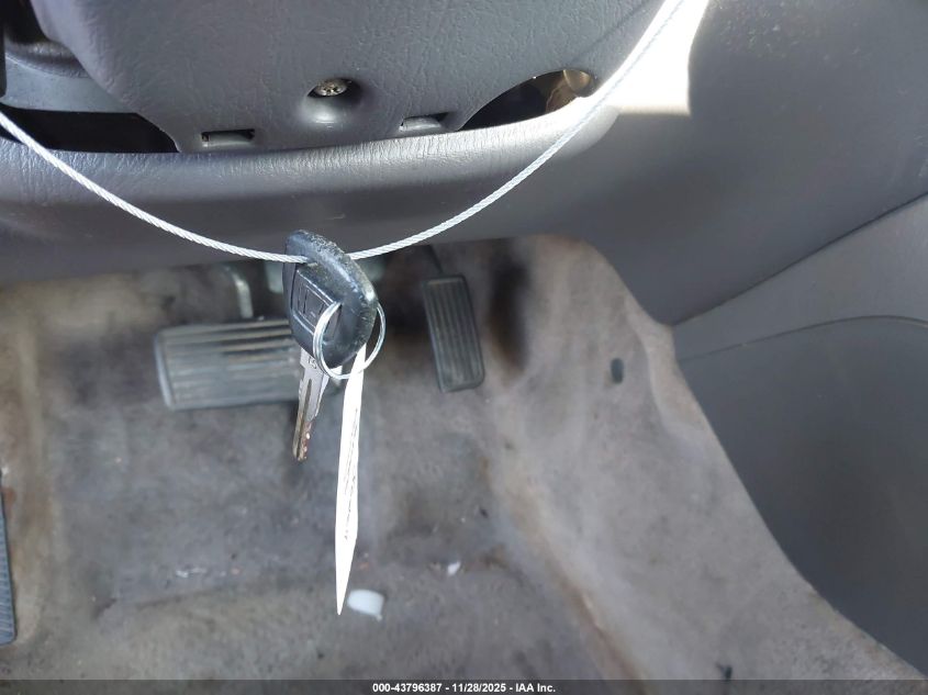 2000 Honda Accord 2.3 Ex VIN: 1HGCG5655YA102748 Lot: 43796387