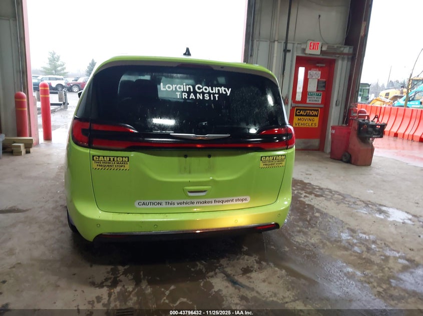 2023 Chrysler Pacifica Touring VIN: 2C4RC1FG3PR555646 Lot: 43796432