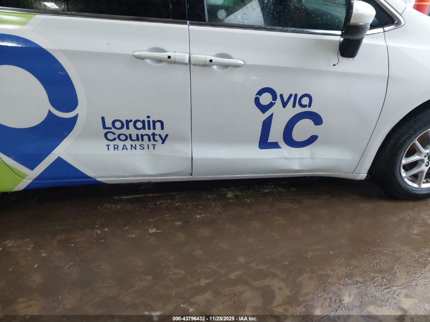 2023 Chrysler Pacifica Touring VIN: 2C4RC1FG3PR555646 Lot: 43796432