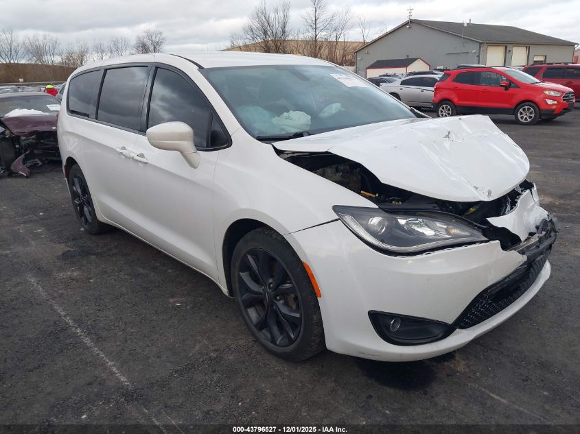 CHRYSLER PACIFICA TOURING PLUS