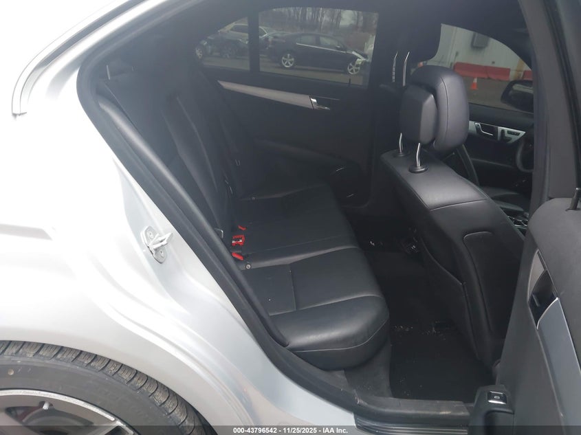 2009 Mercedes-Benz C 300 Luxury 4Matic/Sport 4Matic VIN: WDDGF81X29R047746 Lot: 43796542