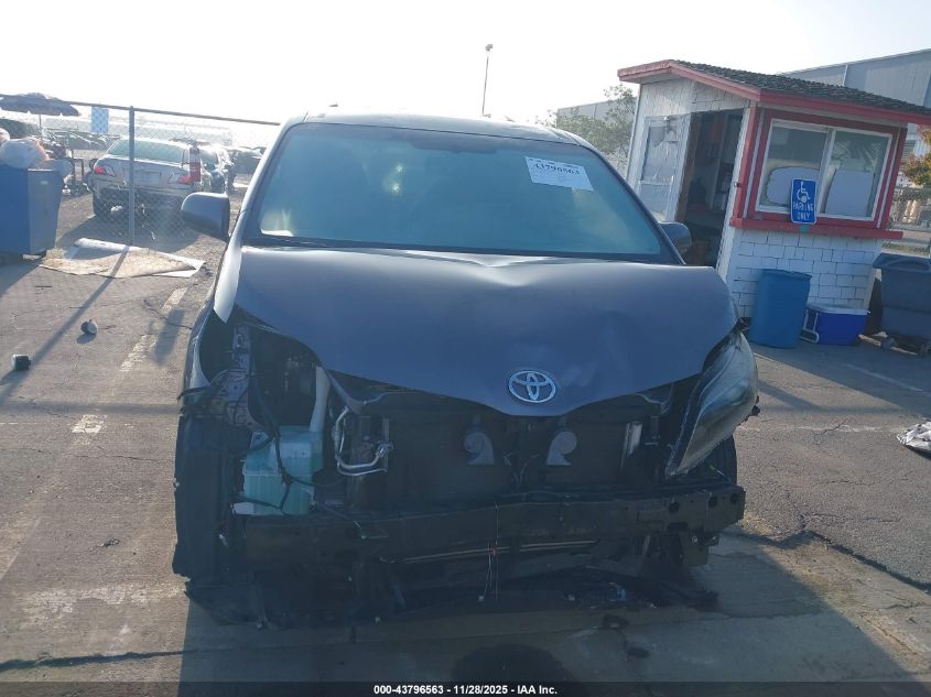 2017 Toyota Sienna Se 8 Passenger VIN: 5TDXZ3DC1HS782831 Lot: 43796563