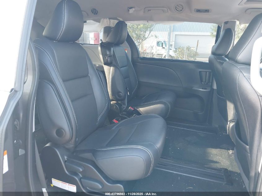 2017 Toyota Sienna Se 8 Passenger VIN: 5TDXZ3DC1HS782831 Lot: 43796563