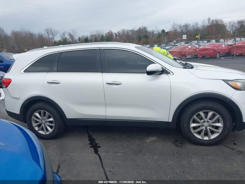 5XYPGDA39GG096919 2016 KIA SORENTO photo no. 13
