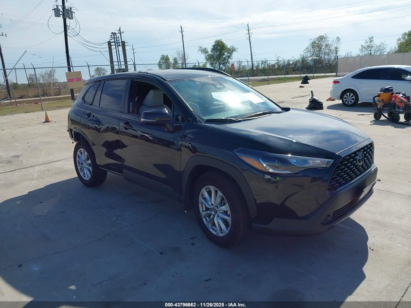 TOYOTA COROLLA CROSS LE