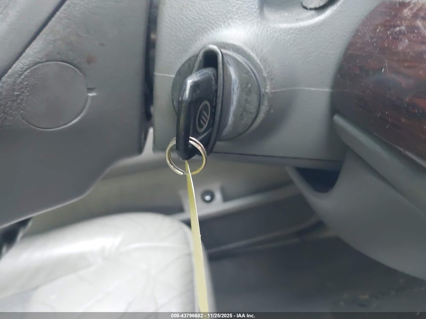 2003 Mercury Grand Marquis Gs VIN: 2MEFM74W23X703173 Lot: 43796682