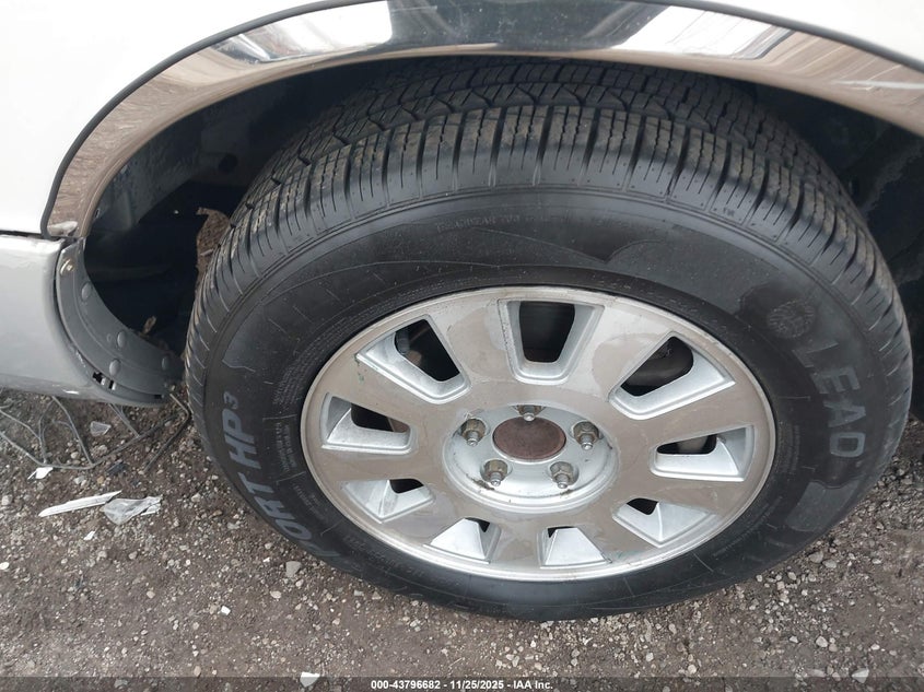 2003 Mercury Grand Marquis Gs VIN: 2MEFM74W23X703173 Lot: 43796682