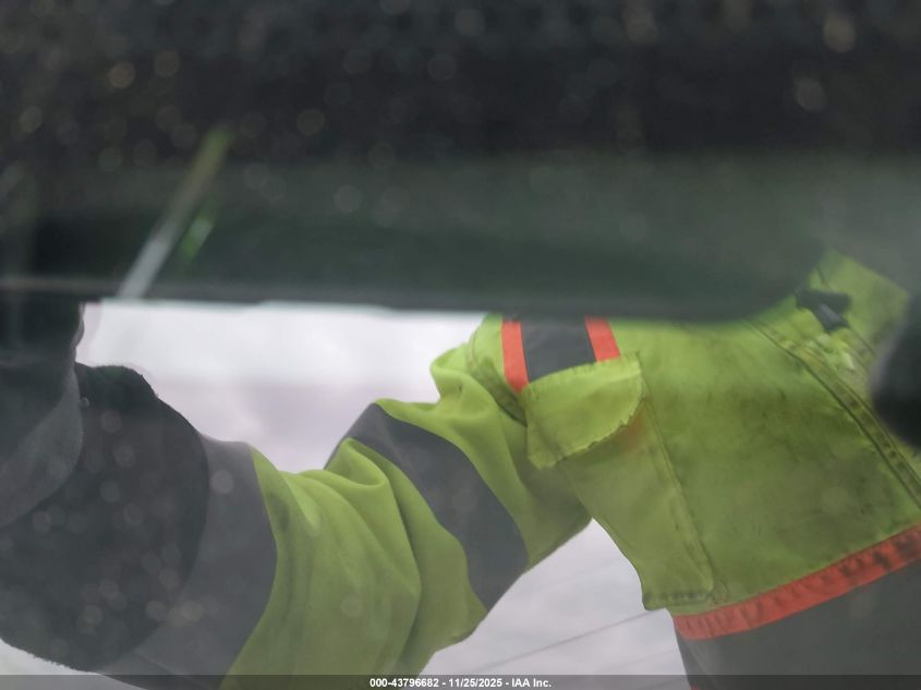 2003 Mercury Grand Marquis Gs VIN: 2MEFM74W23X703173 Lot: 43796682