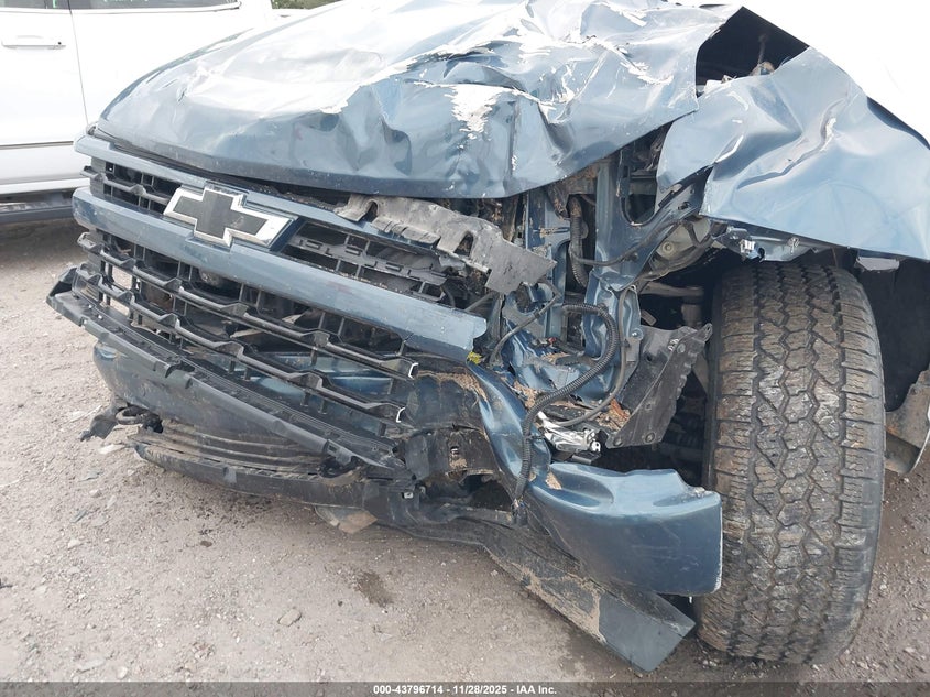 2024 Chevrolet Silverado 1500 4Wd Short Bed Rst VIN: 1GCUDEE81RZ227594 Lot: 43796714