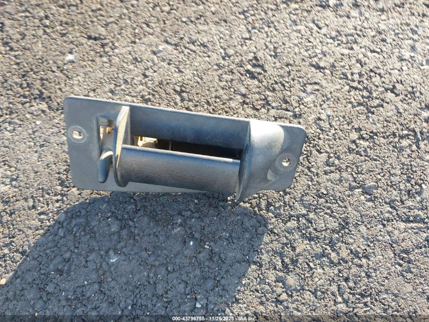 2004 Chevrolet Silverado 2500Hd Work Truck VIN: 1GCHC29U44E228815 Lot: 43796755