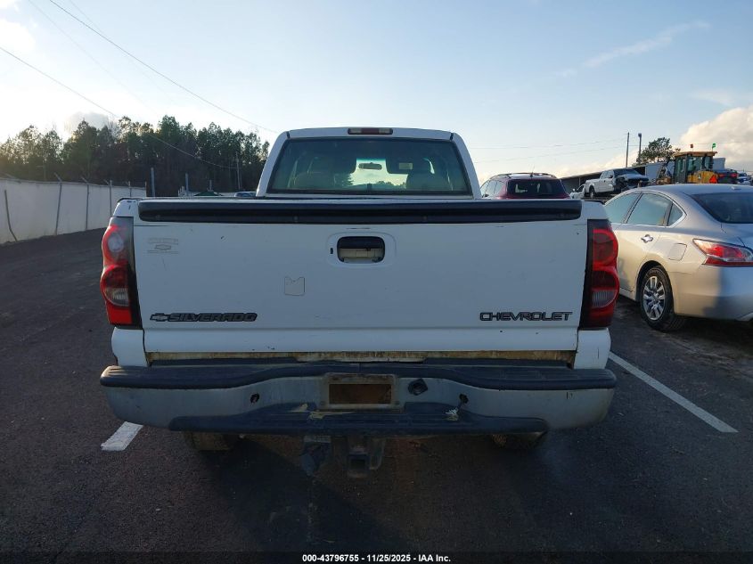 2004 Chevrolet Silverado 2500Hd Work Truck VIN: 1GCHC29U44E228815 Lot: 43796755