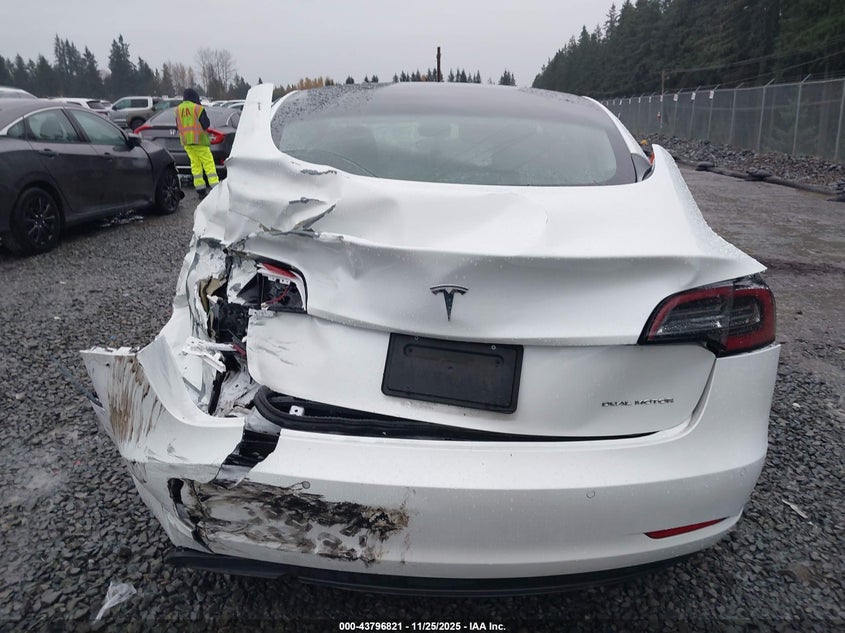 2022 Tesla Model 3 Long Range Dual Motor All-Wheel Drive VIN: 5YJ3E1EB5NF317960 Lot: 43796821