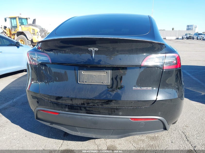 2022 Tesla Model Y Performance Dual Motor All-Wheel Drive VIN: 7SAYGDEF1NF383641 Lot: 43796863