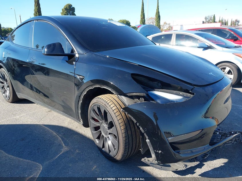 2022 Tesla Model Y Performance Dual Motor All-Wheel Drive VIN: 7SAYGDEF1NF383641 Lot: 43796863