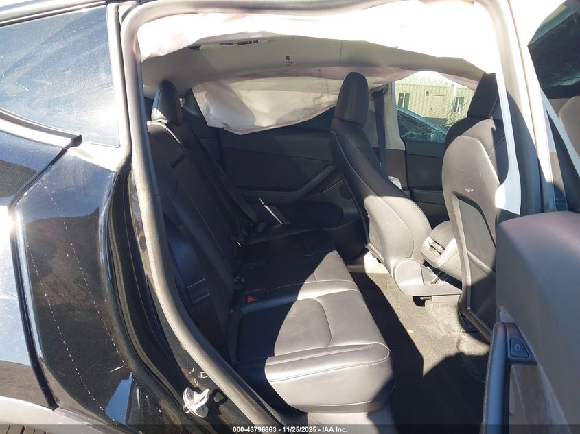 2022 Tesla Model Y Performance Dual Motor All-Wheel Drive VIN: 7SAYGDEF1NF383641 Lot: 43796863