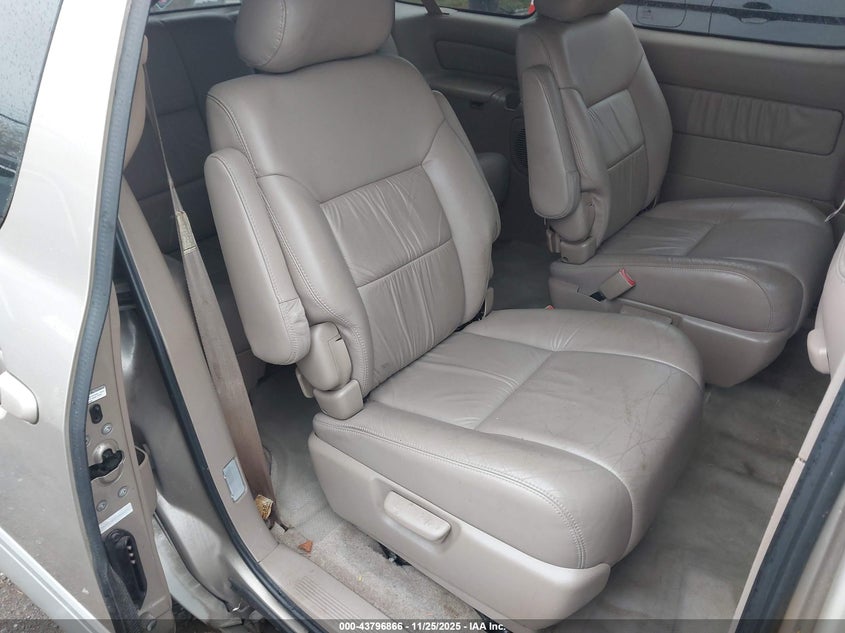 2000 Toyota Sienna Xle VIN: 4T3ZF13C0YU304373 Lot: 43796866