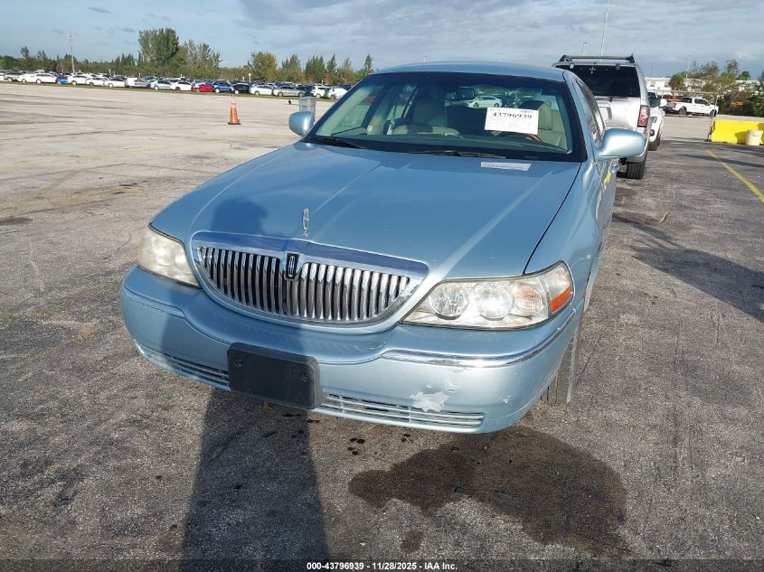 2009 Lincoln Town Car Signature Limited VIN: 2LNHM82V29X636962 Lot: 43796939