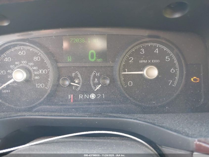 2009 Lincoln Town Car Signature Limited VIN: 2LNHM82V29X636962 Lot: 43796939