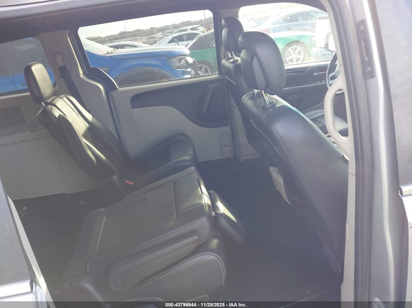 2017 Dodge Grand Caravan Sxt VIN: 2C4RDGCG8HR765729 Lot: 43796944