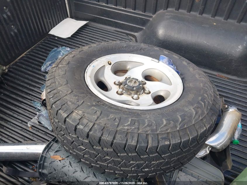 1999 Toyota Tacoma VIN: 4TAWM72NXXZ426411 Lot: 43797009