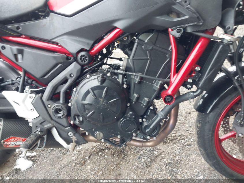 2024 Kawasaki Er650 N VIN: ML5EREN18RDAB5967 Lot: 43797020