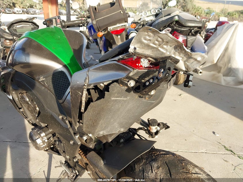 2014 Kawasaki Zr1000 G VIN: JKAZRCG19EA000023 Lot: 43797125