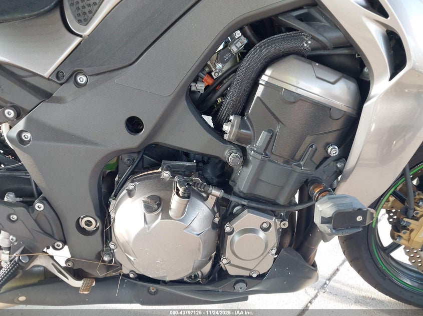 2014 Kawasaki Zr1000 G VIN: JKAZRCG19EA000023 Lot: 43797125